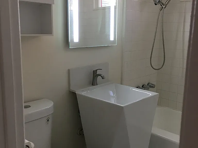 1736 N Kenmore Ave #1 — Photo 4