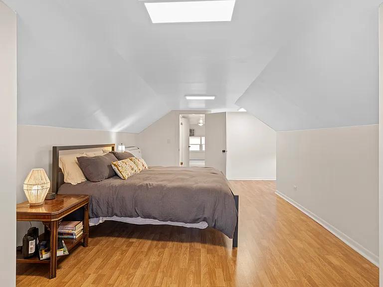 1447 Cuyler Ave — Photo 19