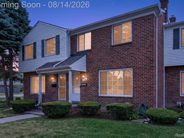 23348 Edsel Ford Ct, Saint Clair Shores, MI 48080