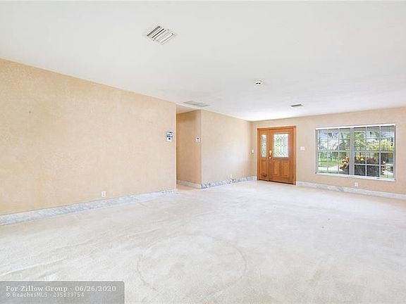 4th image of 3180 NE 27th Ave