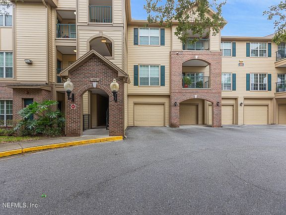 2nd image of 7800 POINT MEADOWS Drive #413