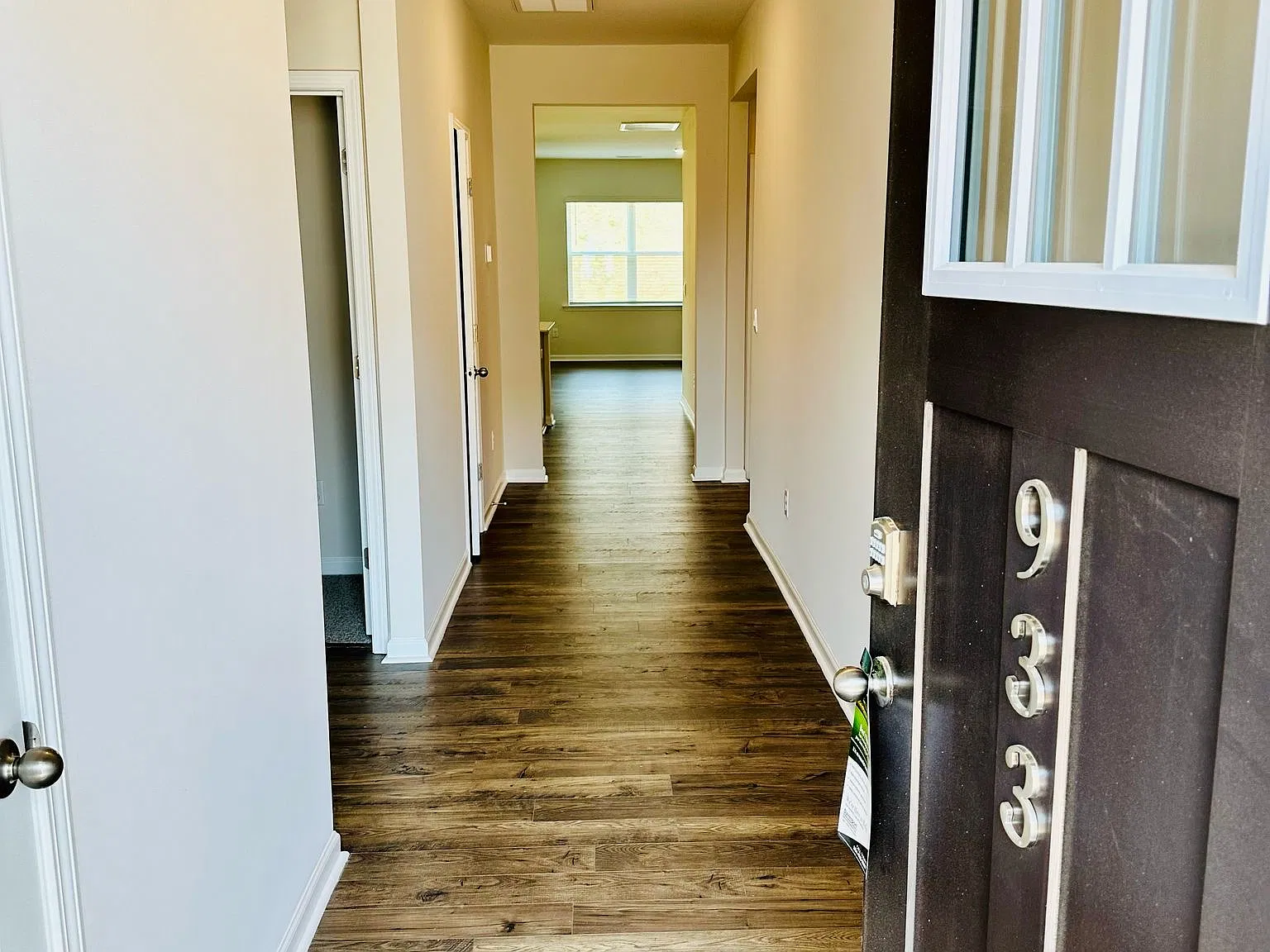 4 bed, 2.5 bath, 1700 sqft, $1,900 — Photo 3
