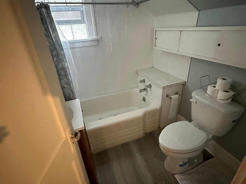1st image of 2713 Saratoga Ave