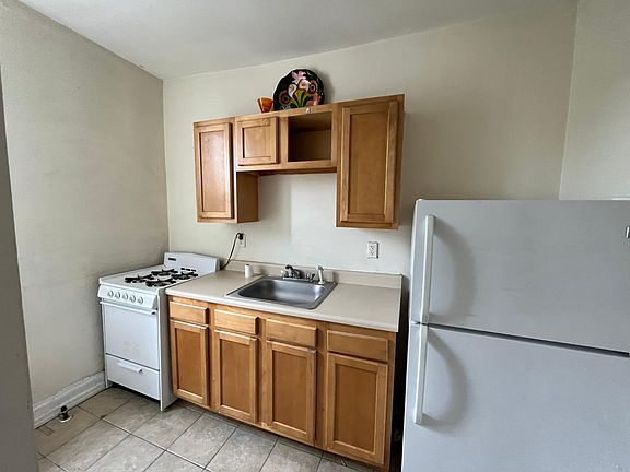 4th image of 366 4th Ave APT 29
