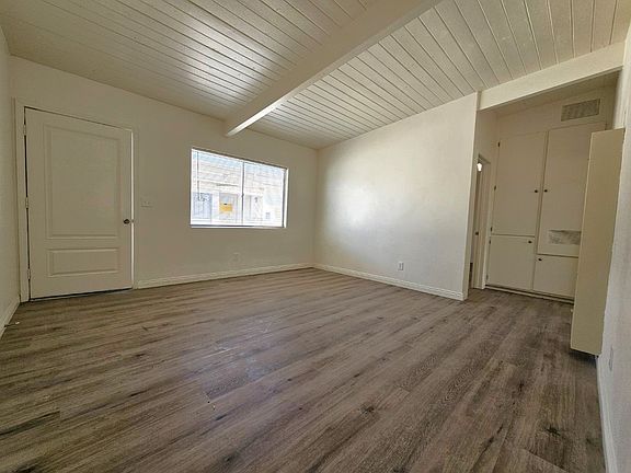3rd image of 2365 Valwood Ave #1/2