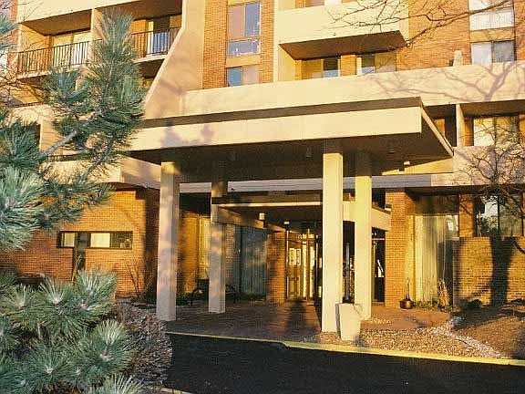 Building entrance - 1