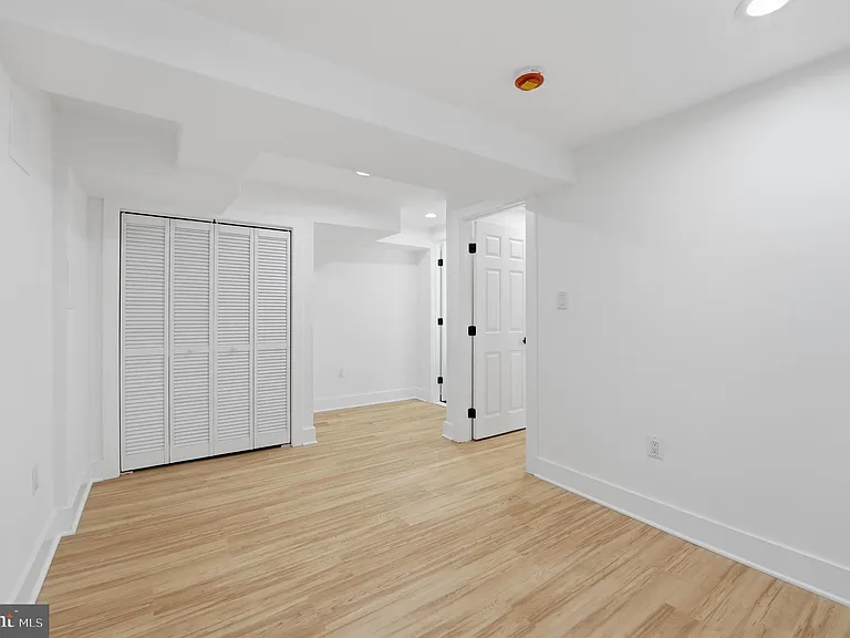 129 Hamilton St NW — Photo 42