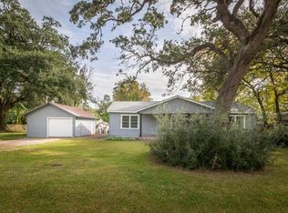 123 Barbara Dr, Clute, TX 77531