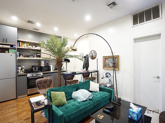 4th image of 294 Powers St #3A