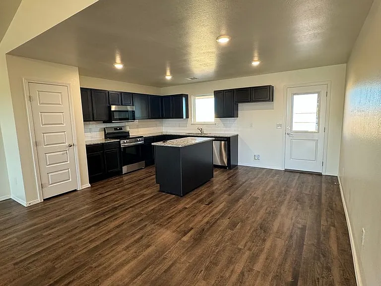 4401 Beacon Rd — Photo 3