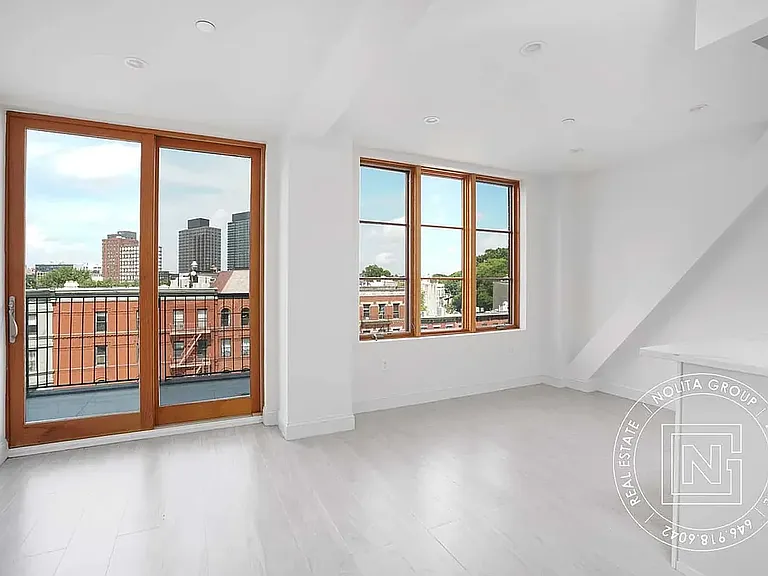 89 Prospect Pl #4D — Photo 2