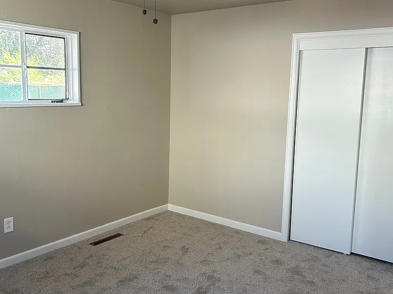 88 Rose Dr — Photo 13