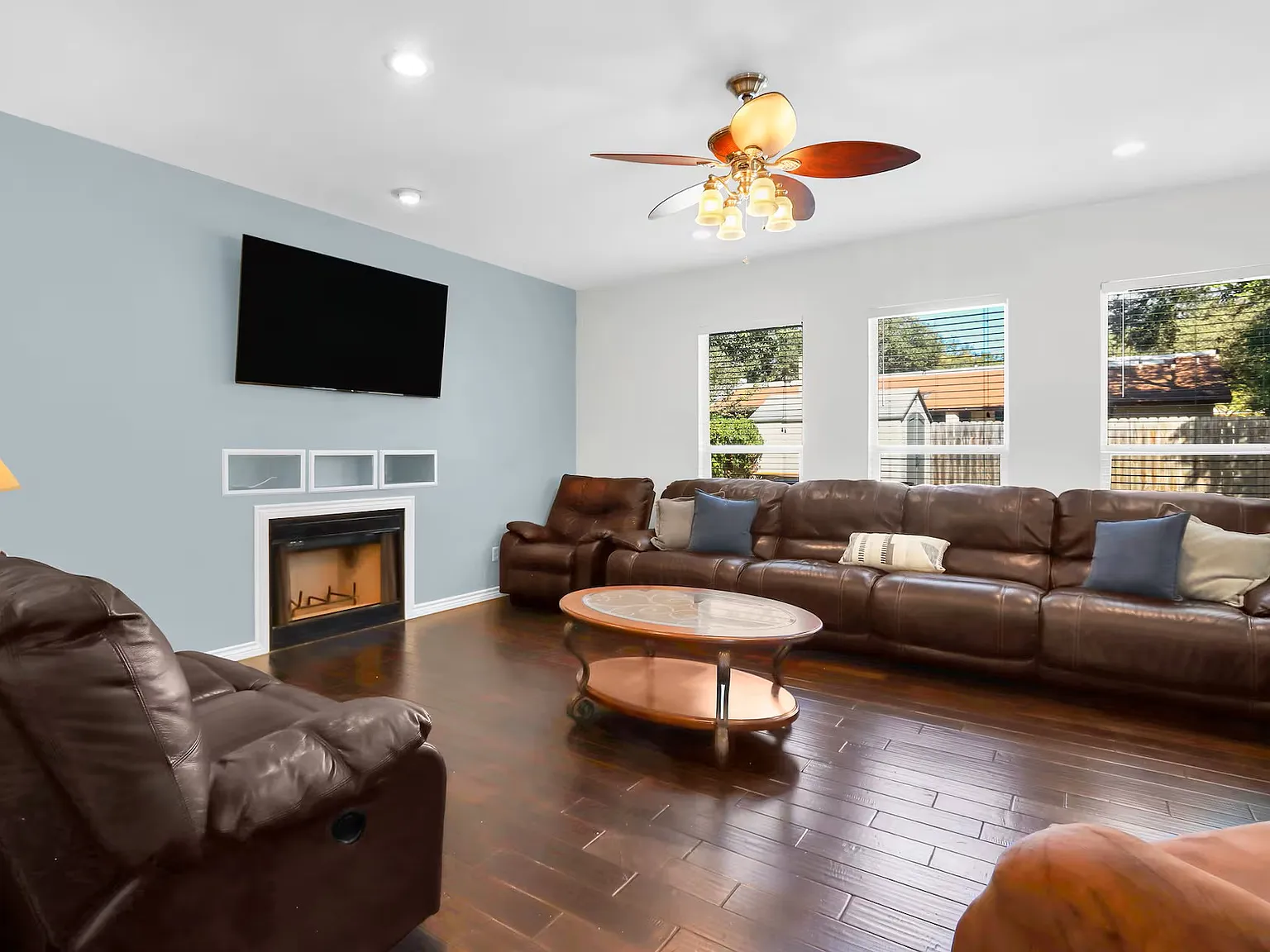 4 bed, 3197 sqft, $3,500 — Photo 4