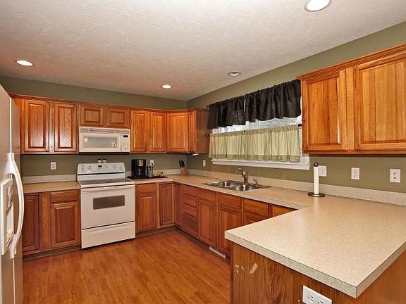 5th image of 15255 Nickolas Dr