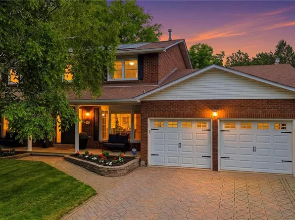 1393 Peerless Ct, Oakville, ON L6H 3A4