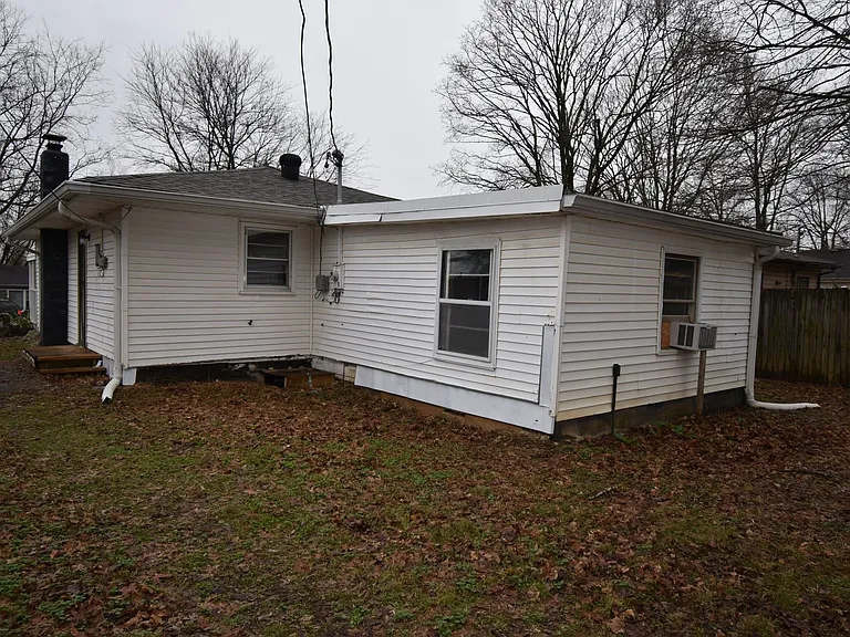 141 W Rossview Rd — Photo 18