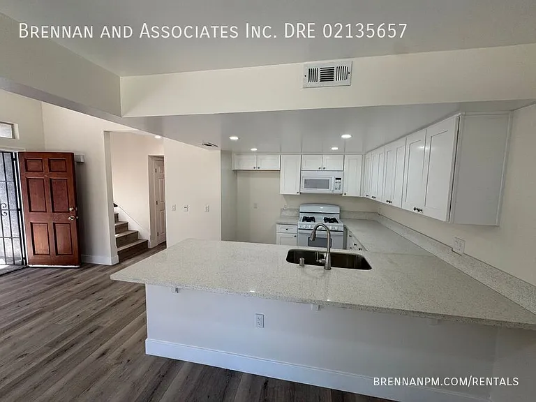 1130 Sumner Ave #J — Photo 6