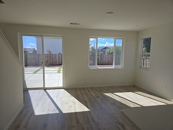5th image of 3509 E Harter Ave