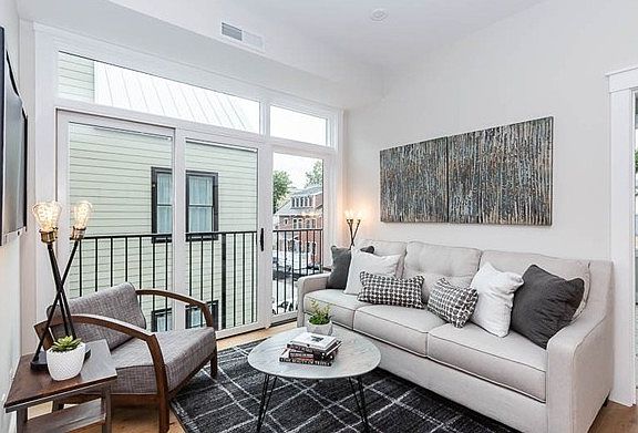 4th image of 29 Woodbine St Unit 107