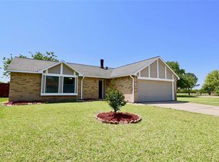 9930 Parkway Dr, La Porte, TX 77571