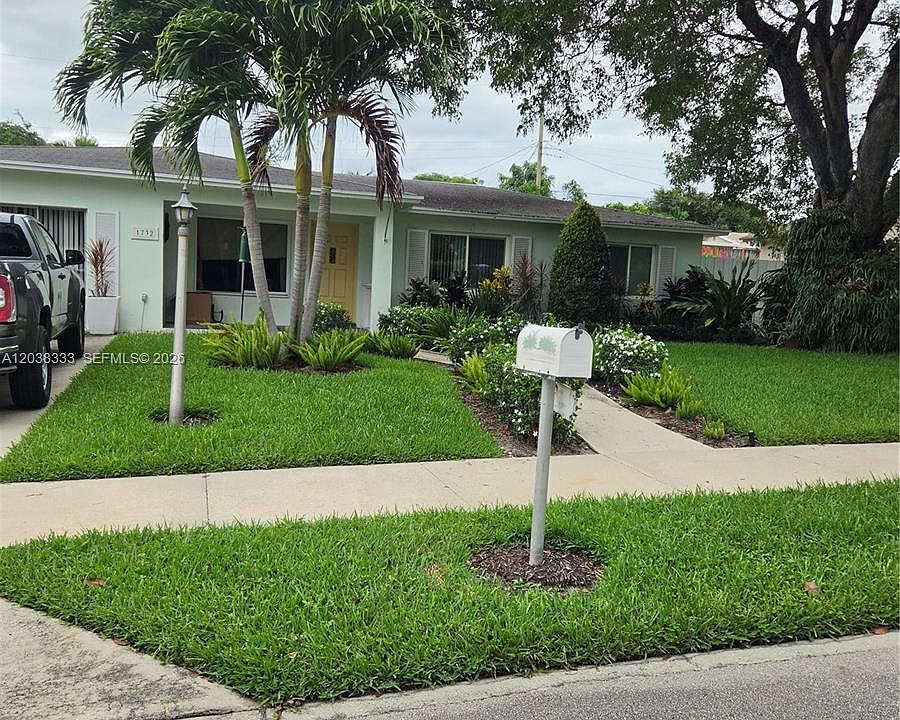1st image of 1732 15th Ave N
