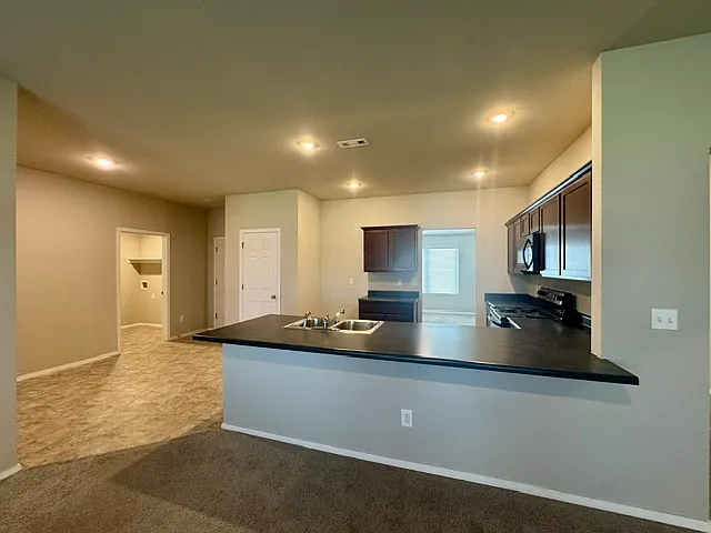 2816 Reynolds St — Photo 7