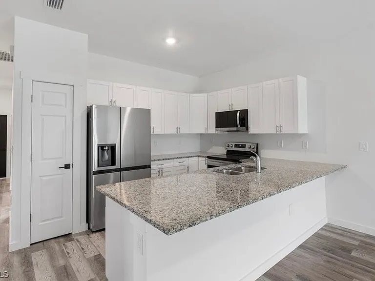 1025 Meadow Rd — Photo 20