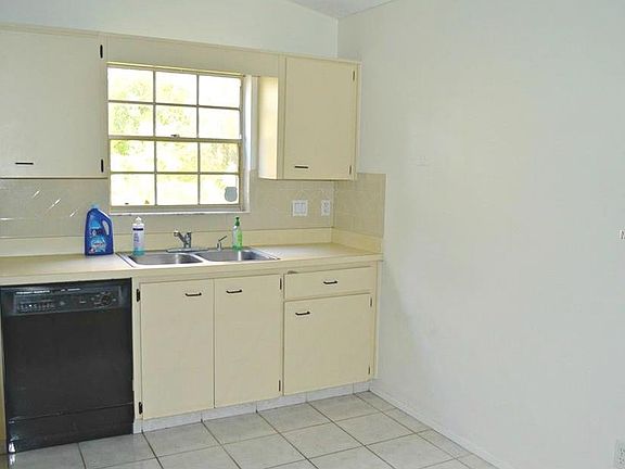 4th image of 2101 Fox Chase Blvd APT 202