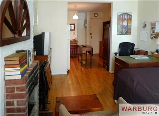 Rented by Warburg | media 9