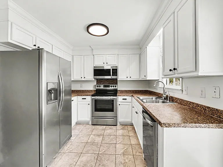 18 Ophir Dr — Photo 8
