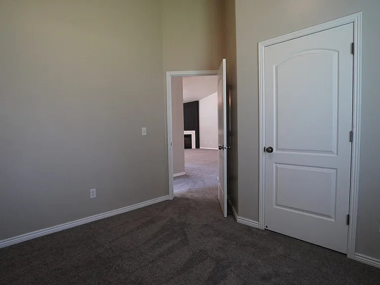 4161 Liberty Ave — Photo 6