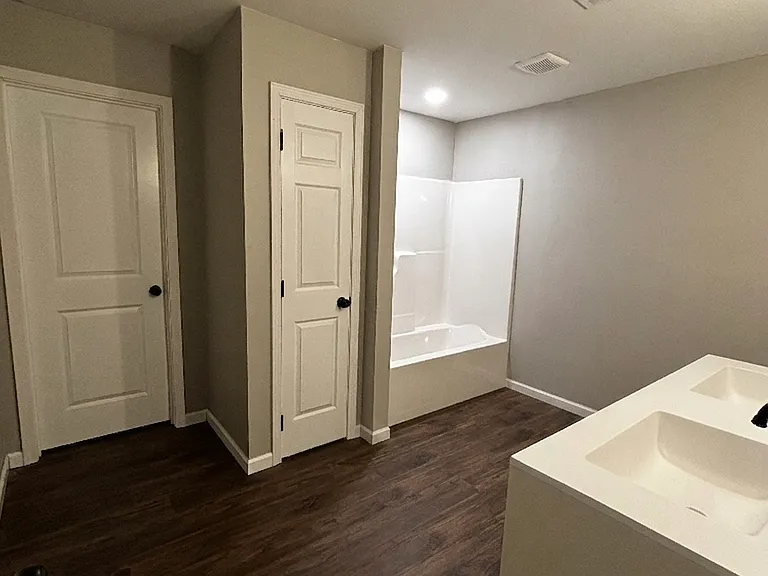 2423 S Chatfield Rd — Photo 9