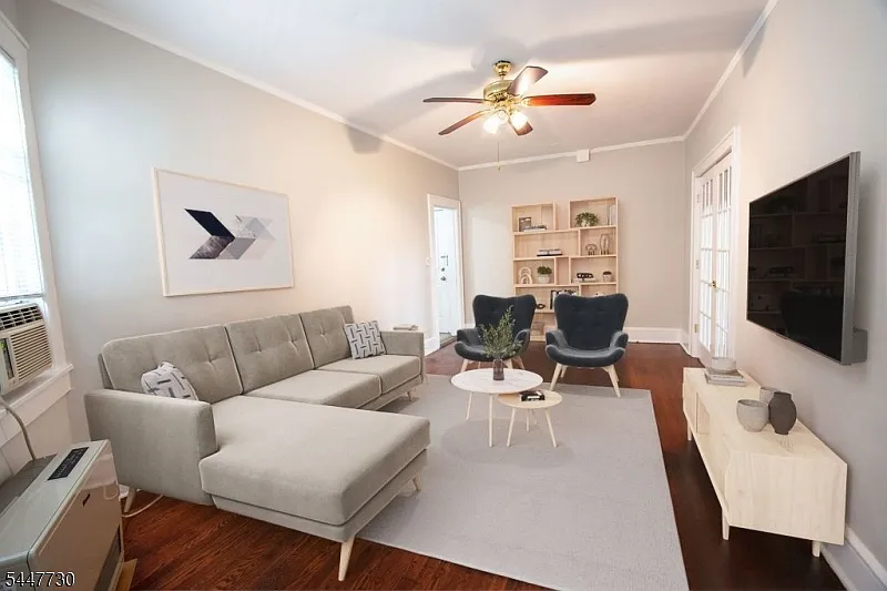 517-519 South Ave W