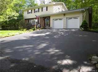 14 Wallace Dr, Spring Valley, NY 10977