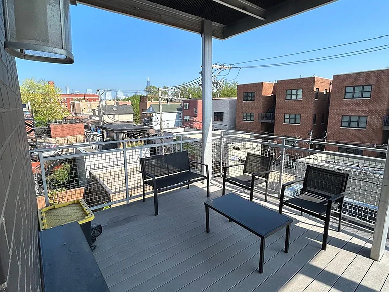 1959 W Erie St #3 — Photo 23