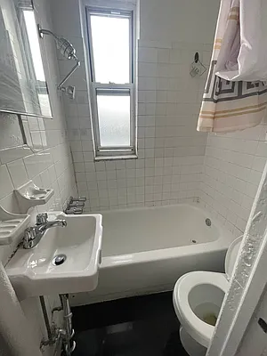 Rented by Metropolis International Realty Inc. | media 17