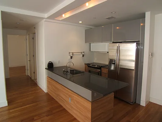 Rented by Joel Weisz, LREB | media 16