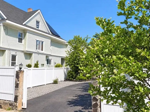 225 Massachusetts Ave, Providence, RI 02905