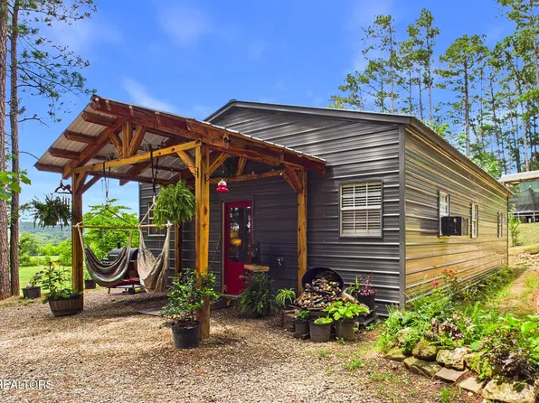 365 County Road 38, Riceville, TN 37370
