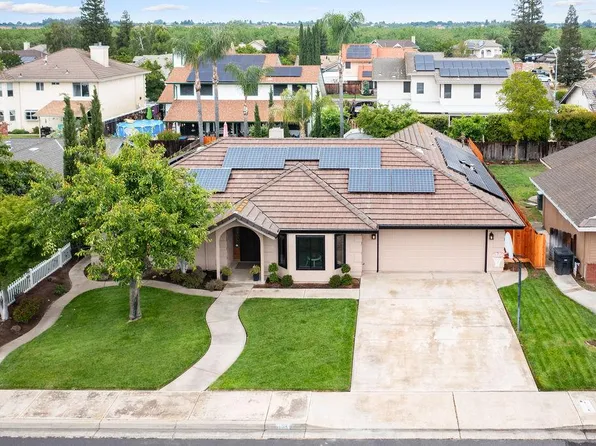 1934 Pontiac St, Oakdale, CA 95361