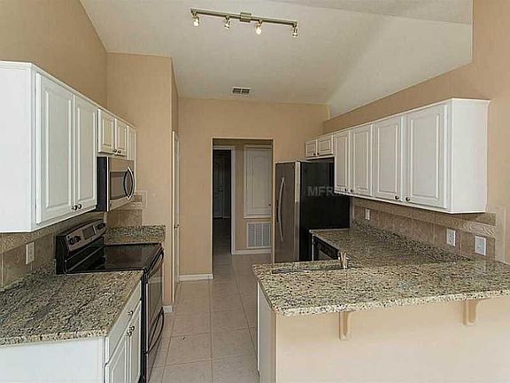 2nd image of 11157 Oakshore Ln