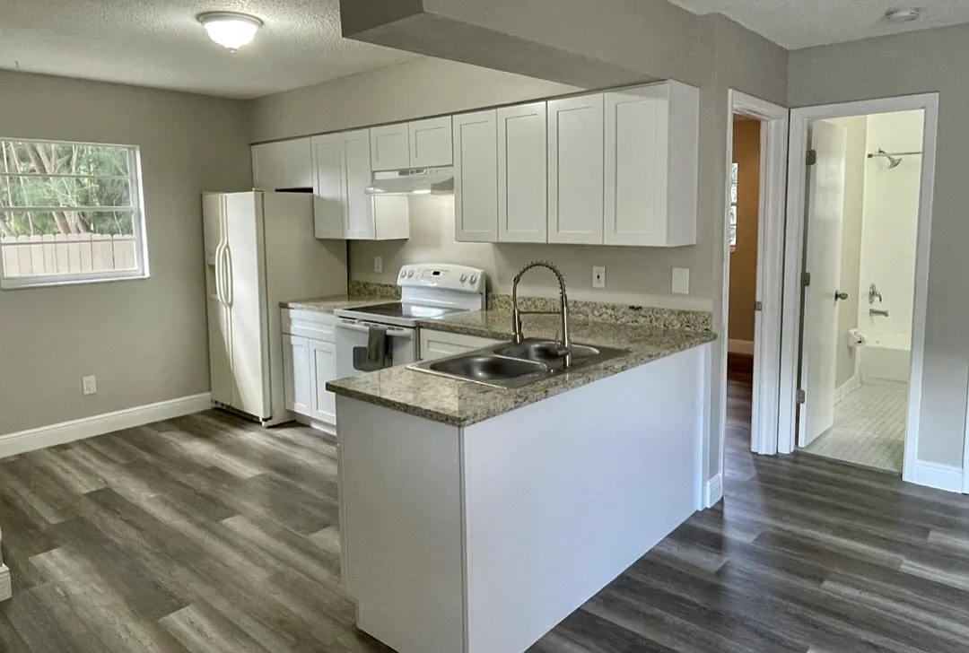 2 bed, 840 sqft, $1,900 — Photo 1