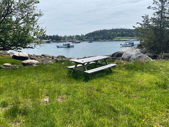 3rd image of 31 Green Head Lane