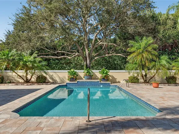 104 Hidden Oak Ln, Indian River Shores, FL 32963