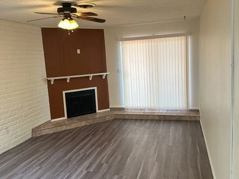 2900 Majestic Rdg #A — Photo 2