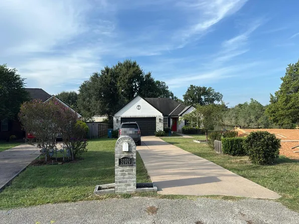 31919 Ironwood Dr, Waller, TX 77484