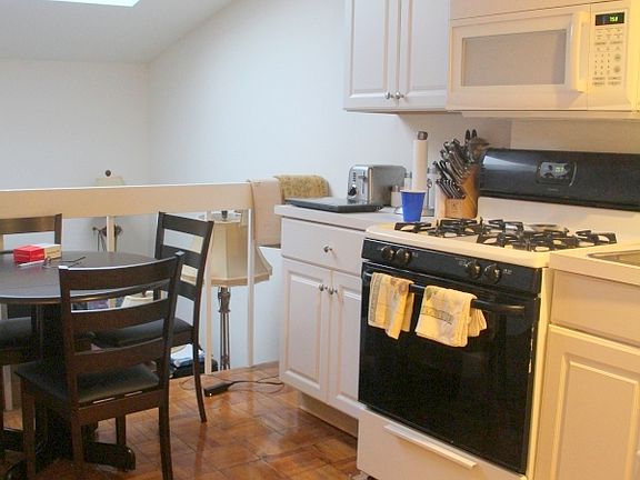 2nd image of 334 E 79th St Ph C