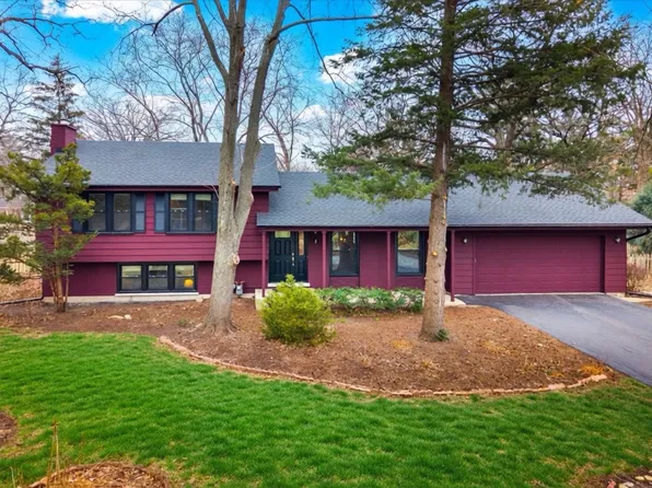 8S295 College Rd, Naperville, IL 60540