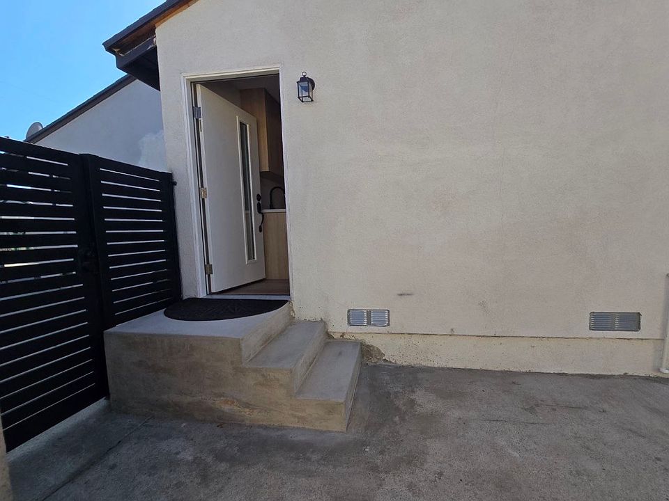 1st image of 19544 Hamlin St #2