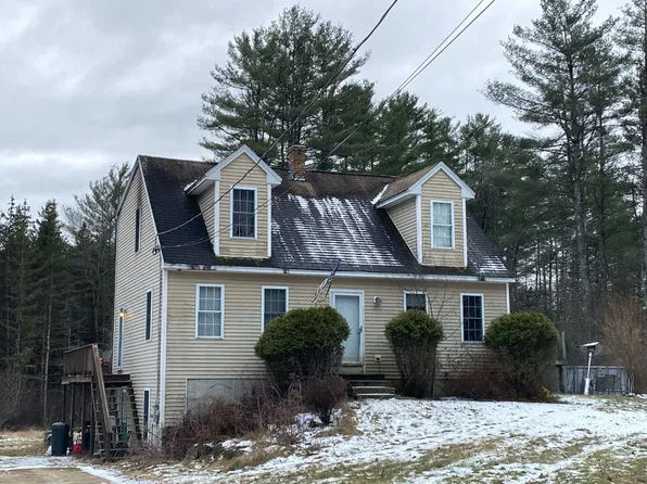 42 Sandogardy Pond Rd, Northfield, NH 03276